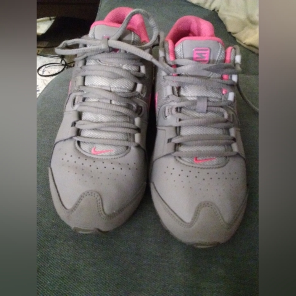 Nike shox size 7Y